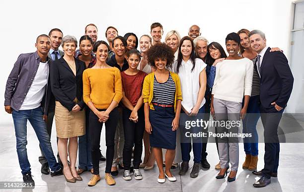 decir queso para el éxito. - group a fotografías e imágenes de stock