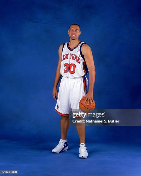 Tracy Murray of the New York Knicks poses for a portrait during NBA Media Day on October 4, 2004 in New York, New York. NOTE TO USER: User expressly...