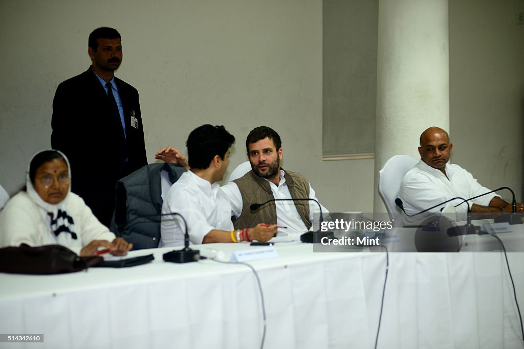 Rahul Gandhi Meets Junior Congress Leaders in Delhi