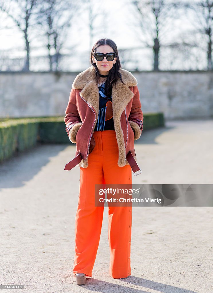 Street Style -Paris Fashion Week : Day Five Womenswear Fall Winter 2016/2017