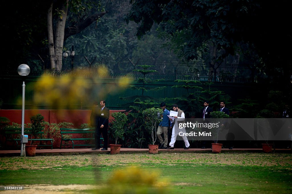 Rahul Gandhi Meets Junior Congress Leaders in Delhi