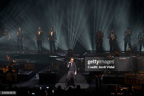 Johnny Hallyday performs on stage during Suite Festival at Gran Teatre del Liceu on March 8, 2016 in Barcelona, Spain.