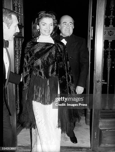 Jacqueline Kennedy Onassis and Alejandro Orfila attends a gala circa 1976 in Washington D.C.