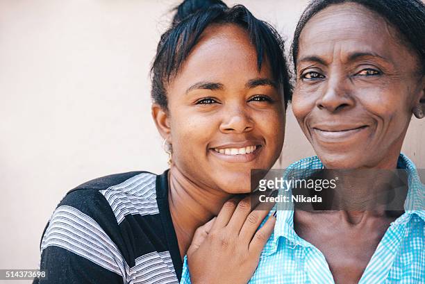 mother and daughter in cuba - caribbean culture stock pictures, royalty-free photos & images