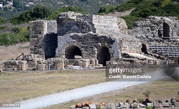 roman amphitheater in the ruins of baelo claudia - baelo claudia stockfoto's en -beelden