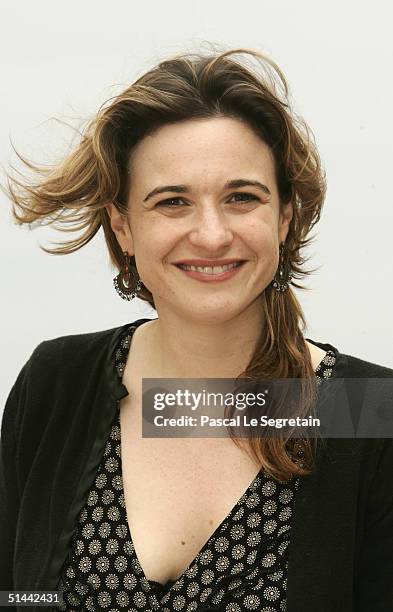 Actress Hannah Davis poses during a photocall on the second day of the 15th Dinard Festival Of British Film on October 8, 2004 in Dinard, France. The...