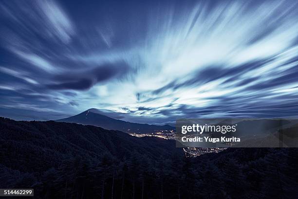 mt. fuji and dramatic sky - extraordinary ストックフォトと画像