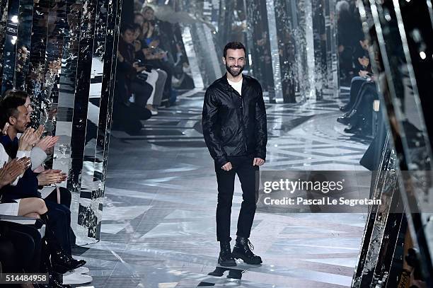 3,028 Nicolas Ghesquiere Designer Label Stock Photos, High-Res Pictures,  and Images - Getty Images