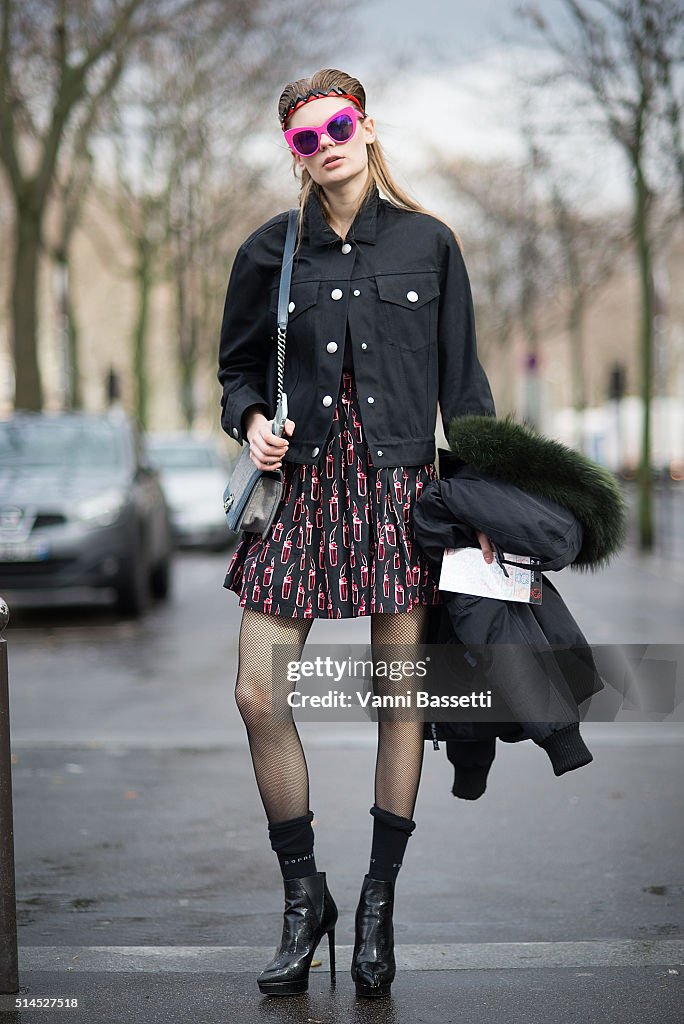 Street Style -Paris Fashion Week : Day Nine Womenswear Fall Winter 2016/2017