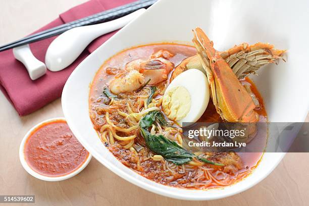 penang hokkien prawn noodle - hokkien mee stock pictures, royalty-free photos & images