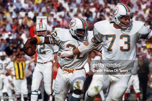 Mercury Morris of the Miami Dolphins runs during Super Bowl VIII against the Washington Red Skins in Los Angeles, California on January 14, 1973. The...