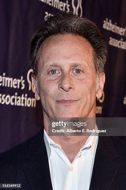 Actor Steven Weber attends the 24th and final "A Night at Sardi's" to benefit the Alzheimer's Association at The Beverly Hilton Hotel on March 9,...