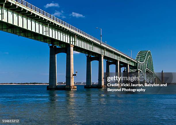 robert moses bridge to fire island and robert moses state park - robert moses bridge stockfoto's en -beelden