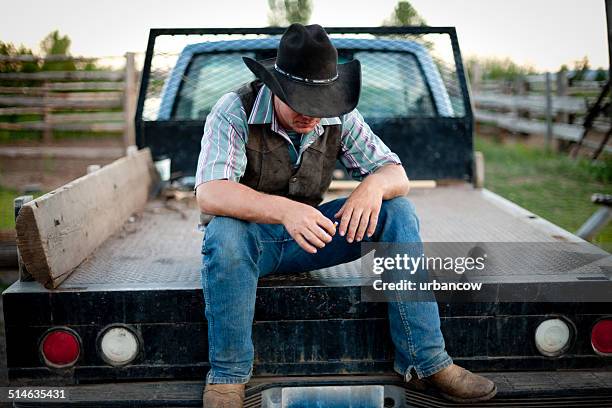 cowboy in a pick-up truck - montana western usa stockfoto's en -beelden