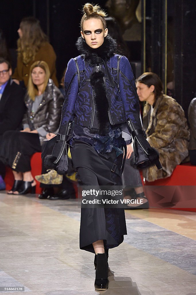 Sacai : Runway - Paris Fashion Week Womenswear Fall/Winter 2016/2017
