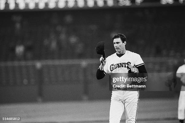 San Francisco Giants pitcher Steve Carlton tips his cap to the fans after striking out Eric Davis of the Cincinnati Reds to record his 4,000th career...