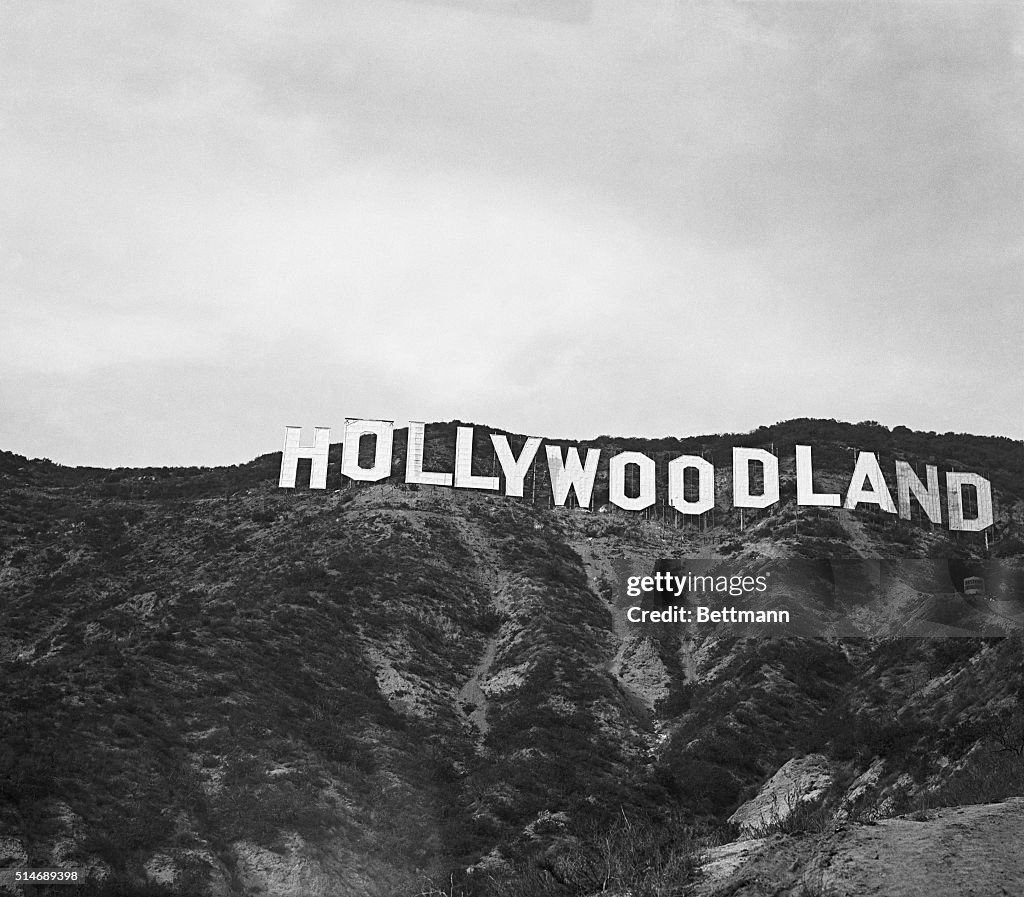 "Hollywoodland" Sign