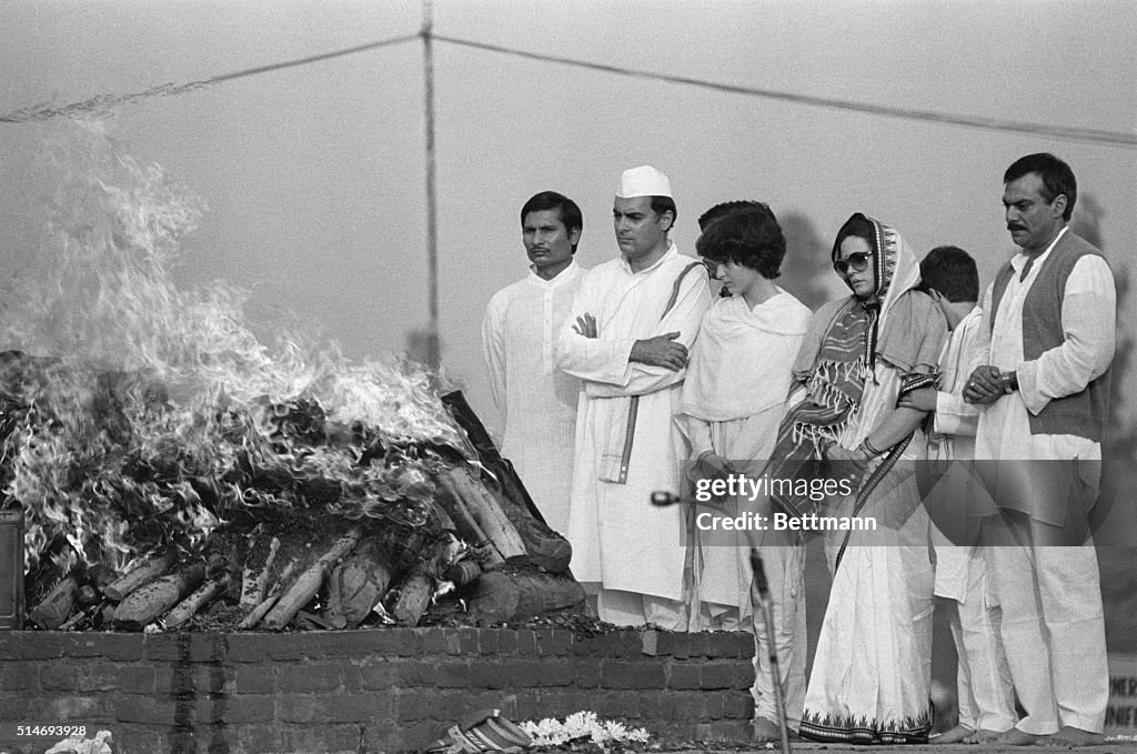 Gandhi Family at Indira Gandhi's Cremation