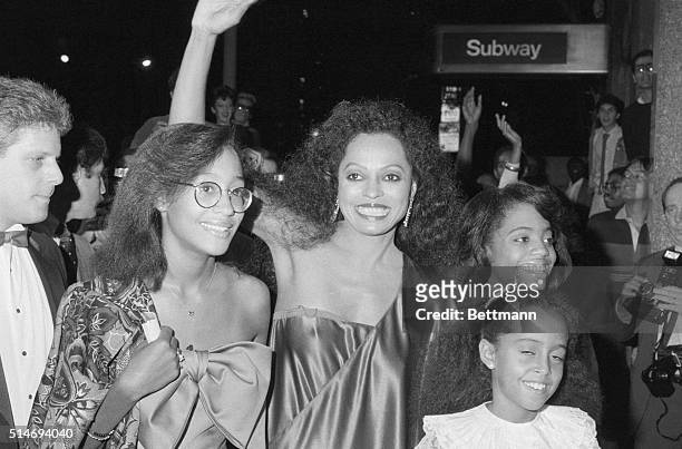 Dianan Ross waves to fans as she arrives for her performance at Radio City Music Hall with her daughters, Tracee, Rhonda, and Chudney.