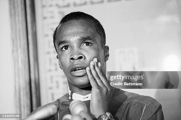 Boxer Sugar Ray Leonard talks about a possible fight with middleweight champion Marvin Hagler during a press conference. July 9, 1986.