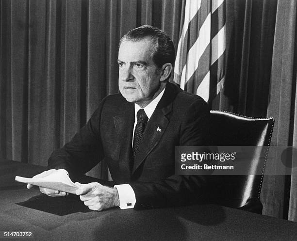 Washington: President Nixon announces his resignation 8/8. Official photo release by the White House. 8/8/1974