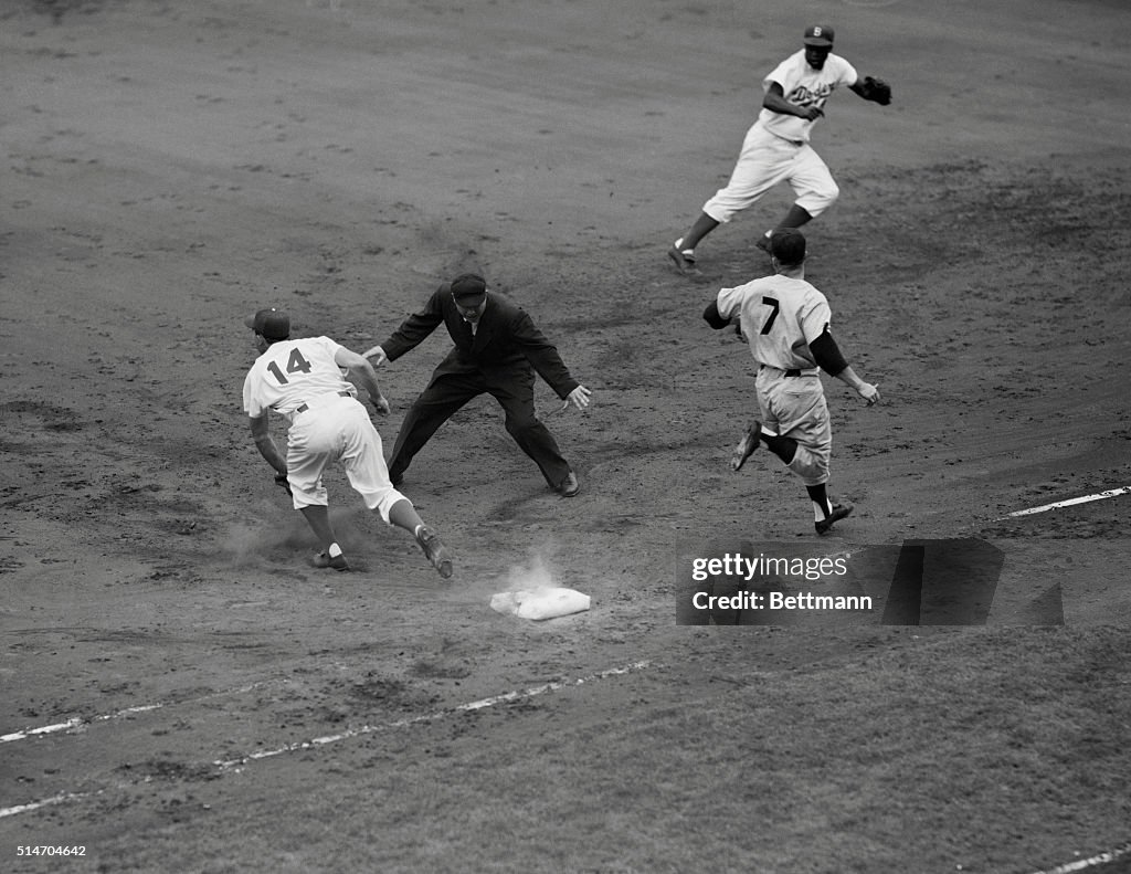 Mickey Mantle Safe At Base 1952 Series