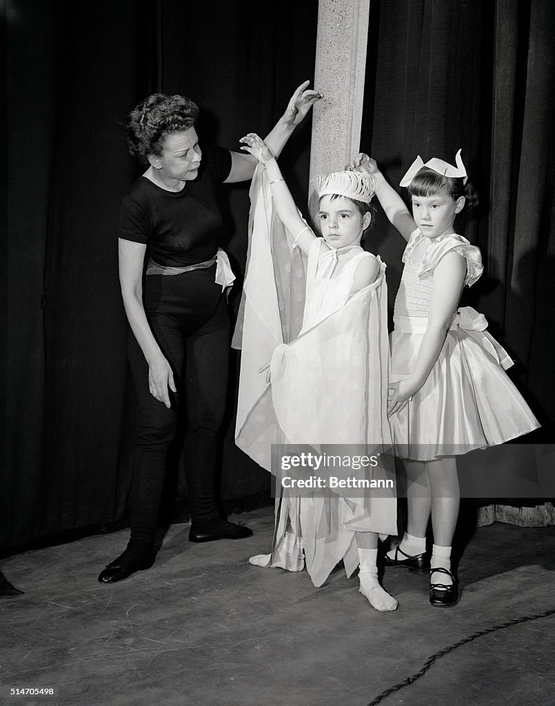 Liza in dancing musical
