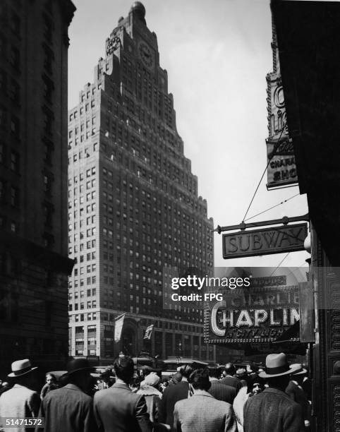 Exterior view of the Paramount Building , designed by between 1926 and 1927 by C.W. And George L. Rapp, at 1501 Broadway in Times Square, New York,...