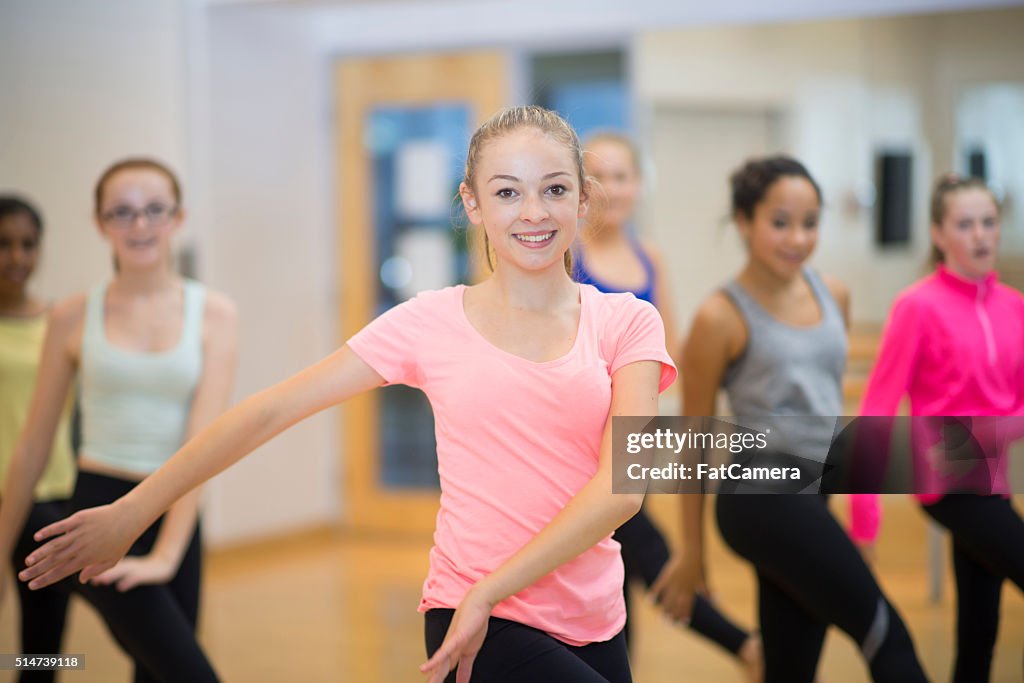 Danse ensemble dans un cours d " aérobic