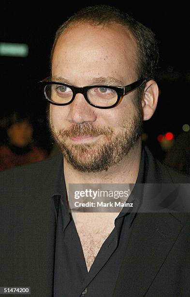 Actor Paul Giamatti attends the premiere of "Sideways" at the Academy of Motion Picture and Sciences October 12, 2004 in Los Angeles, California.