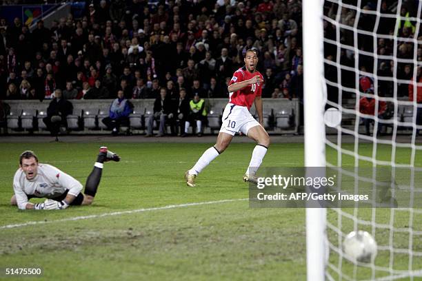 Norway's striker John Carew scores 1-0 against Slovenia during 2006 World championships qualifier, 13 October 2006 at Oslo's Ullevaal Stadium. At...