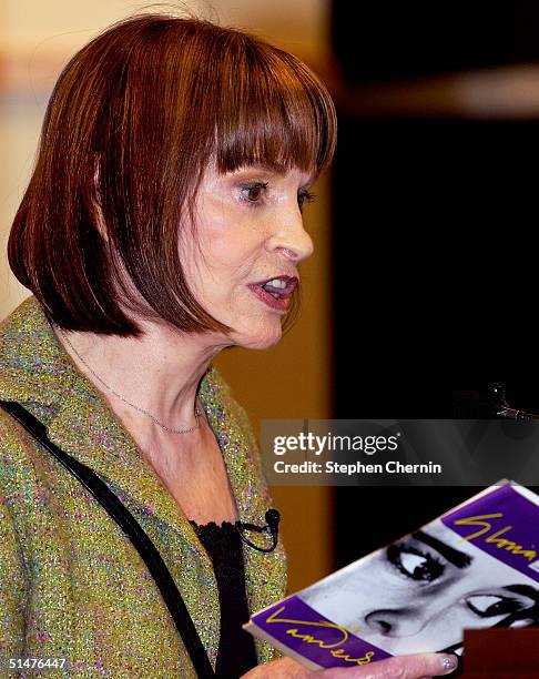 Fashion designer Gloria Vanderbilt speaks during a store appearance for her new book "It Seemed Important At The Time" October 13, 2004 at Barnes and...