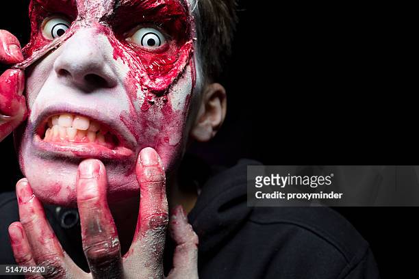 dia das bruxas homem rosto - halloween zombie makeup imagens e fotografias de stock