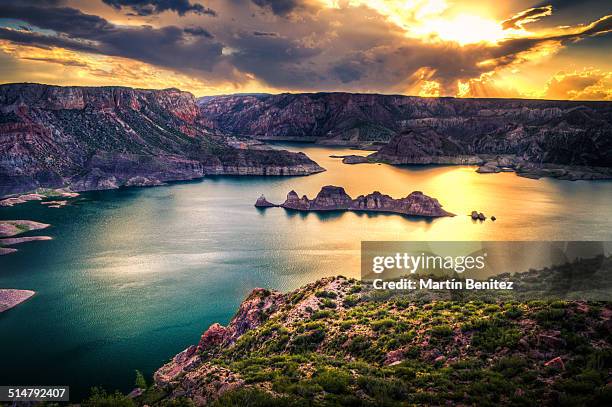 sunset in atuel canyon - san rafael foto e immagini stock