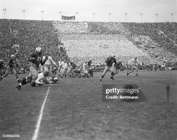 Jackie Robinson Playing Football Ucla Jackie Robinson Playing Football Ucla