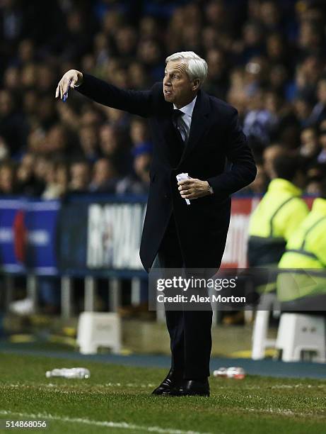 Alan Pardew manager of Crystal Palace signals during the Emirates FA Cup sixth round match between Reading and Crystal Palace at Madejski Stadium on...