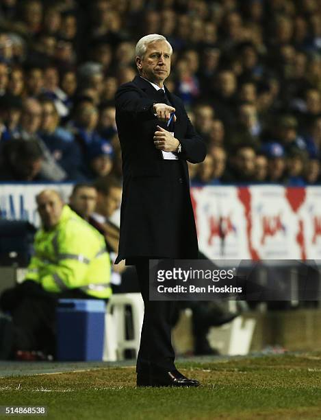 Alan Pardew manager of Crystal Palace signals during the Emirates FA Cup sixth round match between Reading and Crystal Palace at Madejski Stadium on...