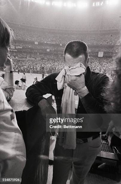 Houston, TX: More than 55,000 fans jammed the Astrodome to welcome the AFC runner-up Houston Oilers home after their loss to Pittsburgh, and an...