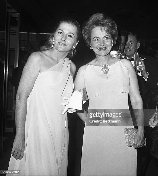 Sisters Joan Fontaine and Olivia DeHavilland at a party for the premiere of a one-woman show of Marlene Dietrich's on Broadway.