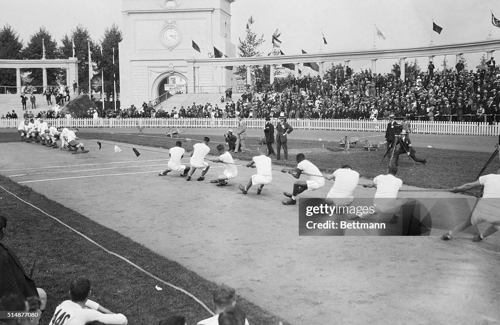 England Beats USA in Tug of War