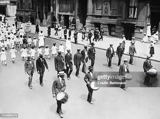 New York, NY: A parade in silent protest in Harlem.