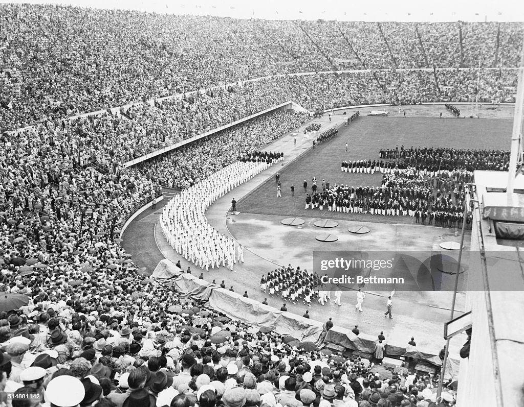 Russian Team Enters Olympic Stadium