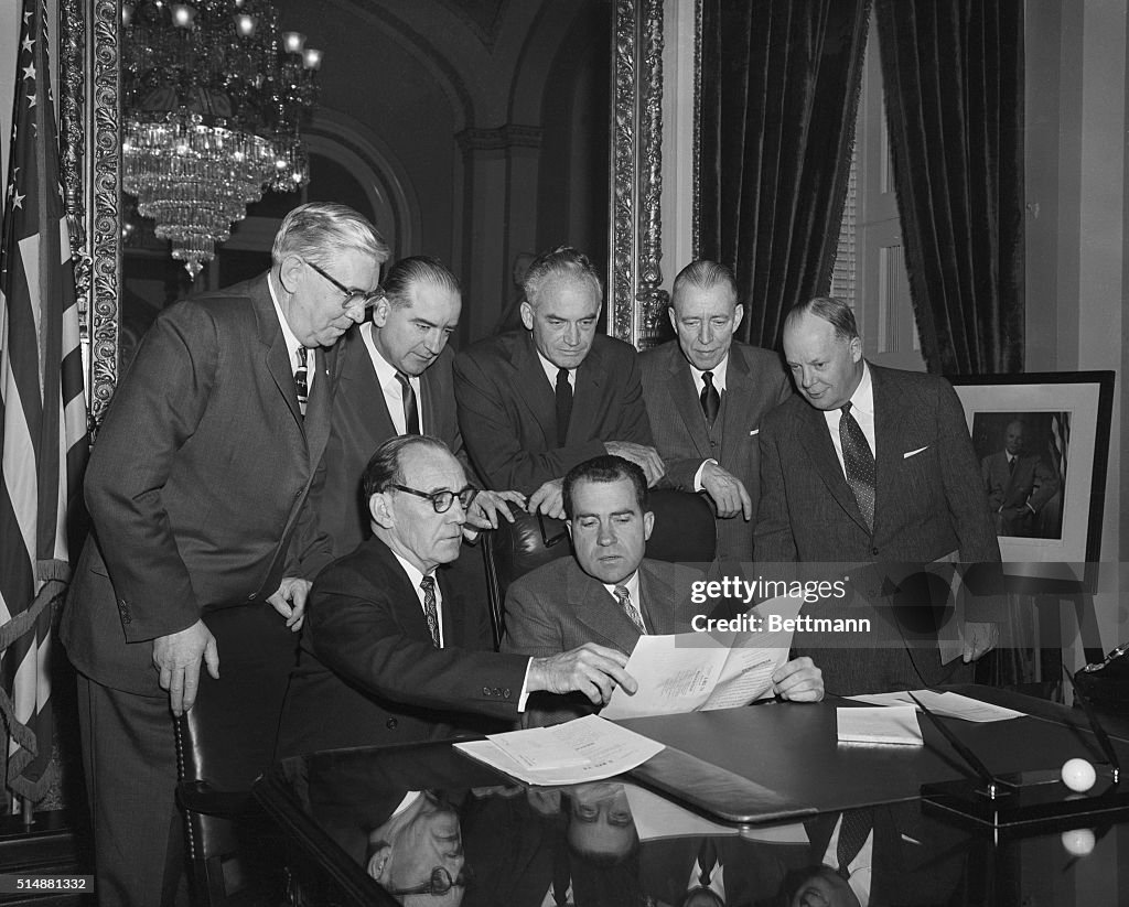 Members Of Bi-Partisan Senate Committee