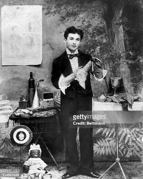 Harry Houdini as a young man, about the time he and his wife formed the team of the Houdinis, Harry and Bessie. Photograph.