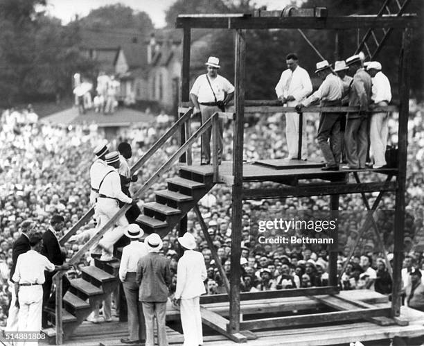The Last Public Hanging in the U.S. 1936