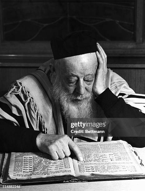 Master Rabbi 39 Talmudic Scholar Stock Photos, High-Res Pictures, and Images - Getty ...