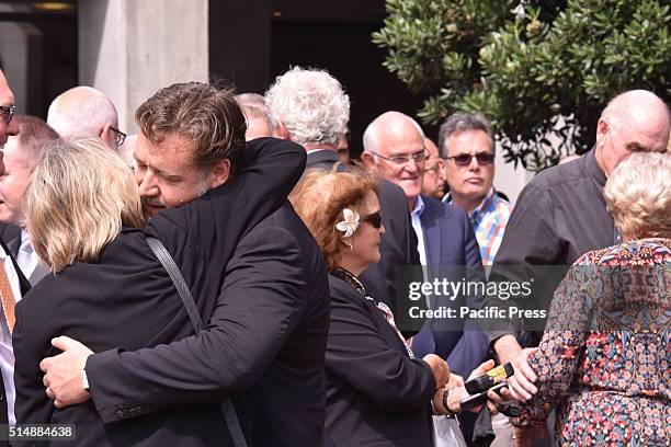 Actor and cousin Russell Crowe joins family and friends to farewell cricketer Martin Crowe. New Zealand cricketing legend Martin Crowe passed away at...