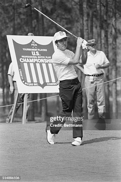 Gary Player watches his tee shot during the U.S. Professional Match Play Championship pro-am 8/24. Player commented on the new $200,000 match play...