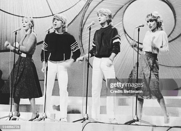 Winners of the Eurovision Song Contest "Buck's Fizz": Cheryl Baker, Michael Nolan, Bobby Gee, and Jay Aston.