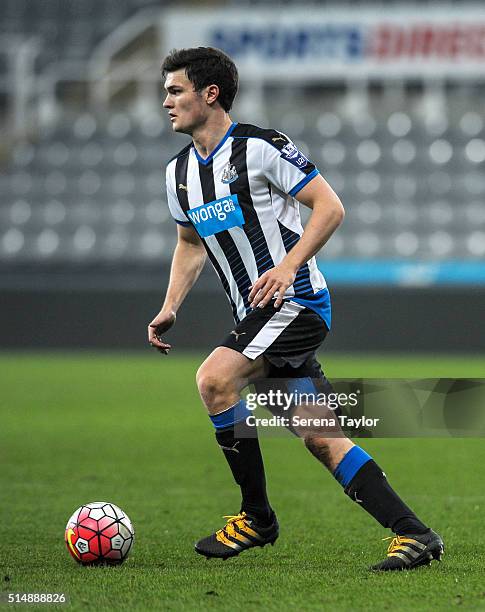 Curtis Good of Newcastle dribbles the ball during the Barclays U21 Premier League Match between Newcastle United and West Ham United at St.James'...